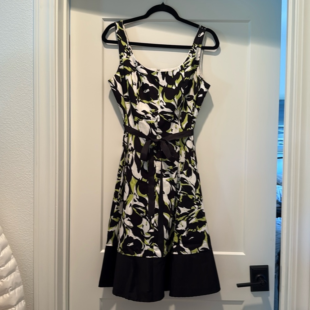 Jessica Howard Black and Green Pleated Midi Dress